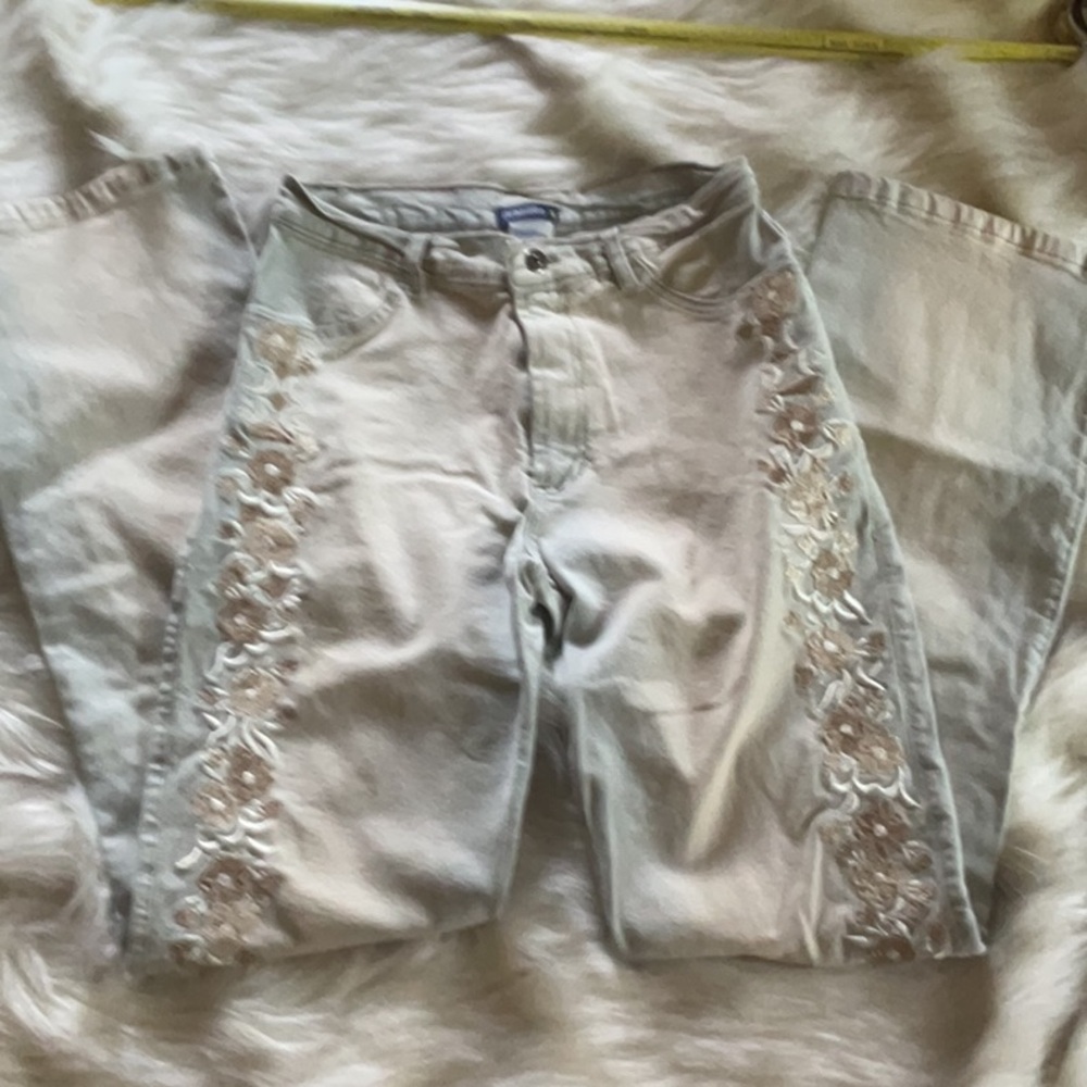 Amazing Vintage Boot Cut Jeans with Floral Embroidery